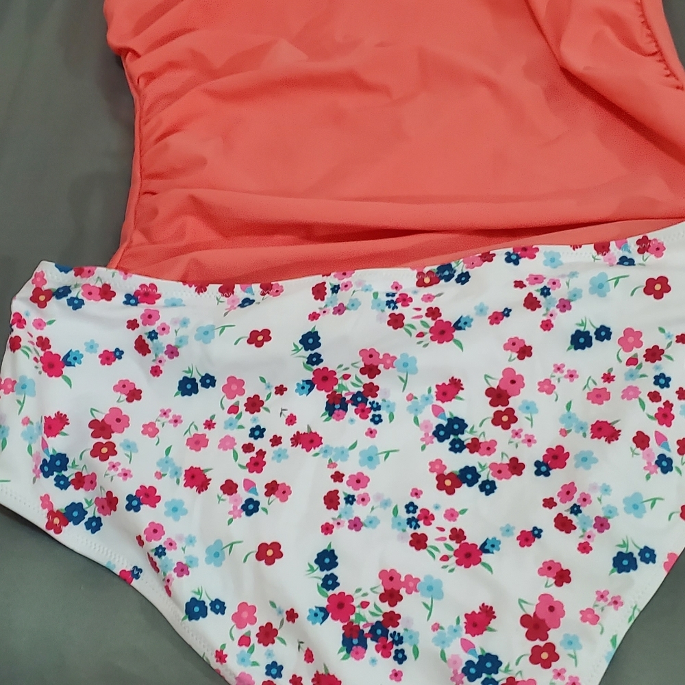 Swim suit - Picture 4 of 4